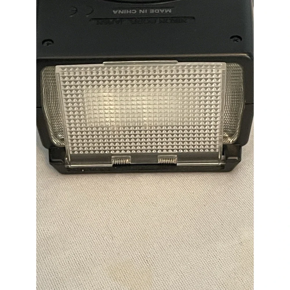 Nikon Speedlight SB-600 Shoe Mount Flash With Case